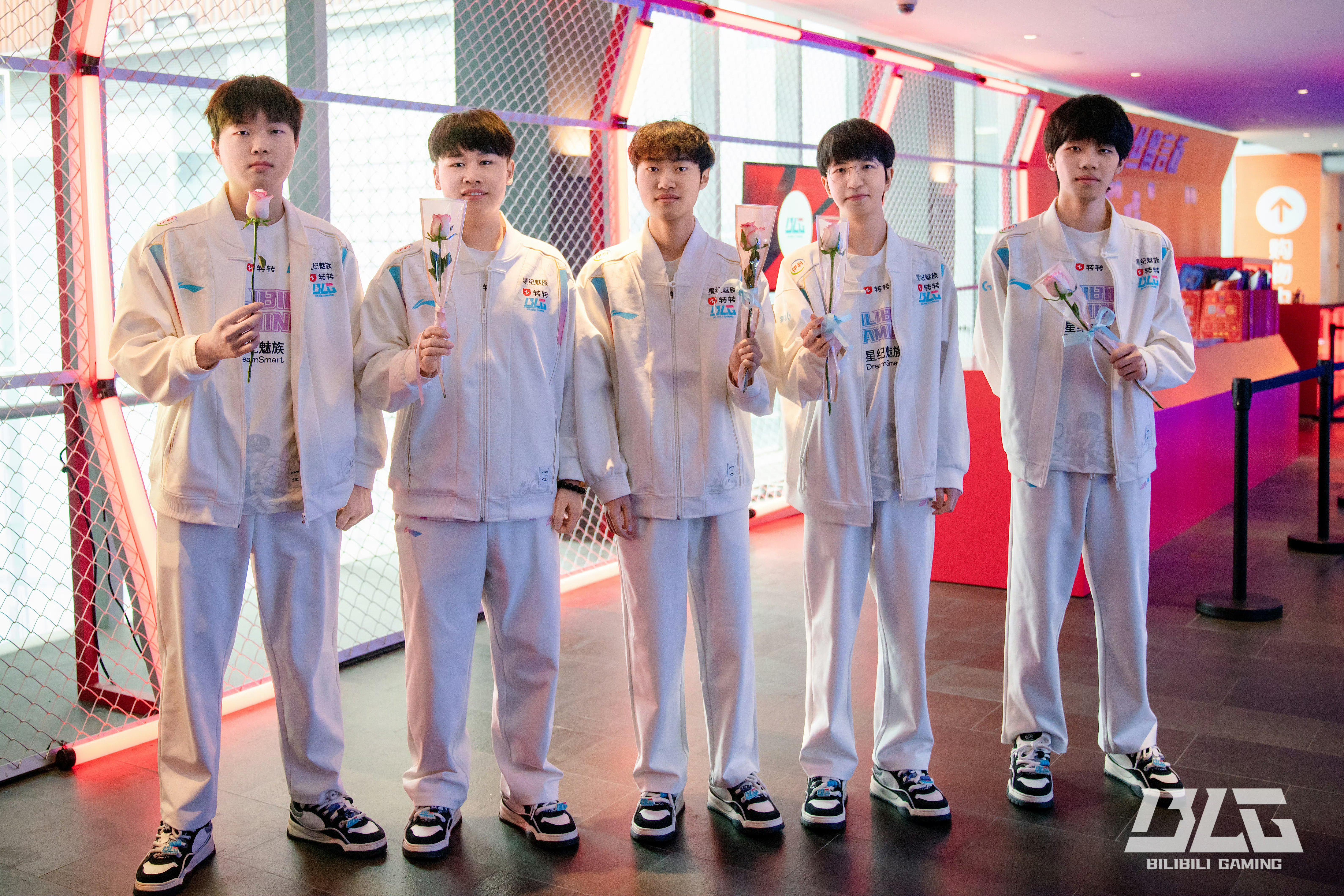 SHR绝杀JDG，Jankos完成史诗逆转焦点之战入围赛，点燃全场激情的简单介绍