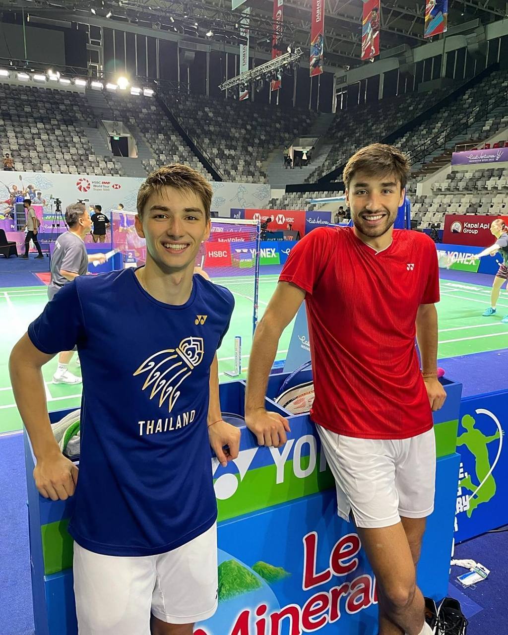 包含印尼羽毛球队血洗法国羽毛球队，陶菲克制霸全场的词条