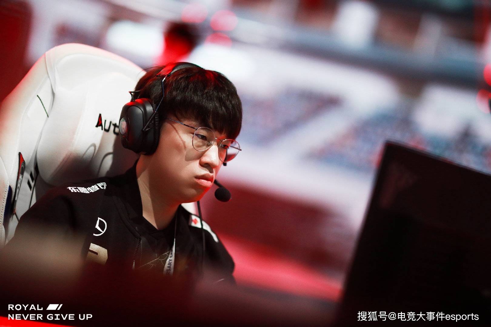 开云体育入口-包含DRX2翻盘C9，Xiaohu送出助攻的词条