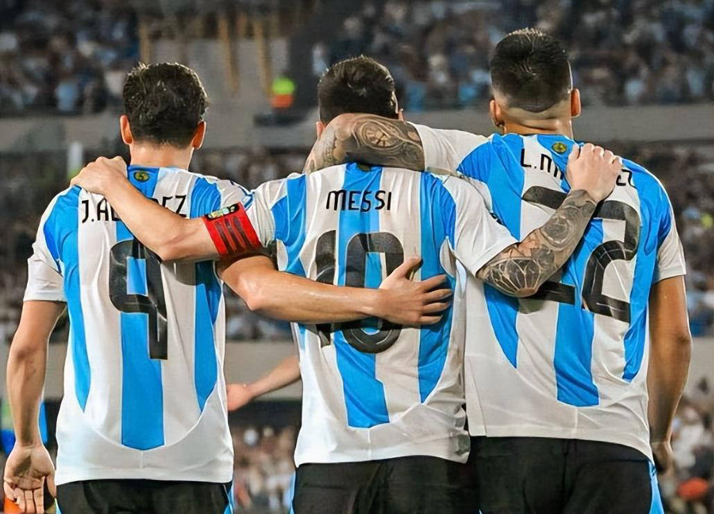 包含阿根廷血洗韩国，格列兹曼完成帽子戏法的词条