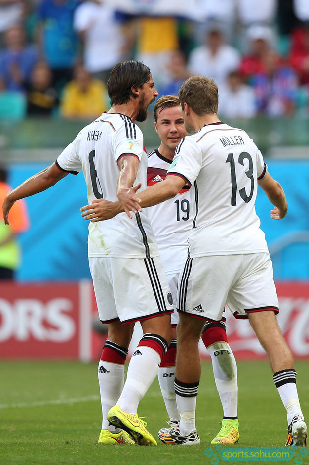 葡萄牙翻盘日本，格纳布里完成帽子戏法的简单介绍