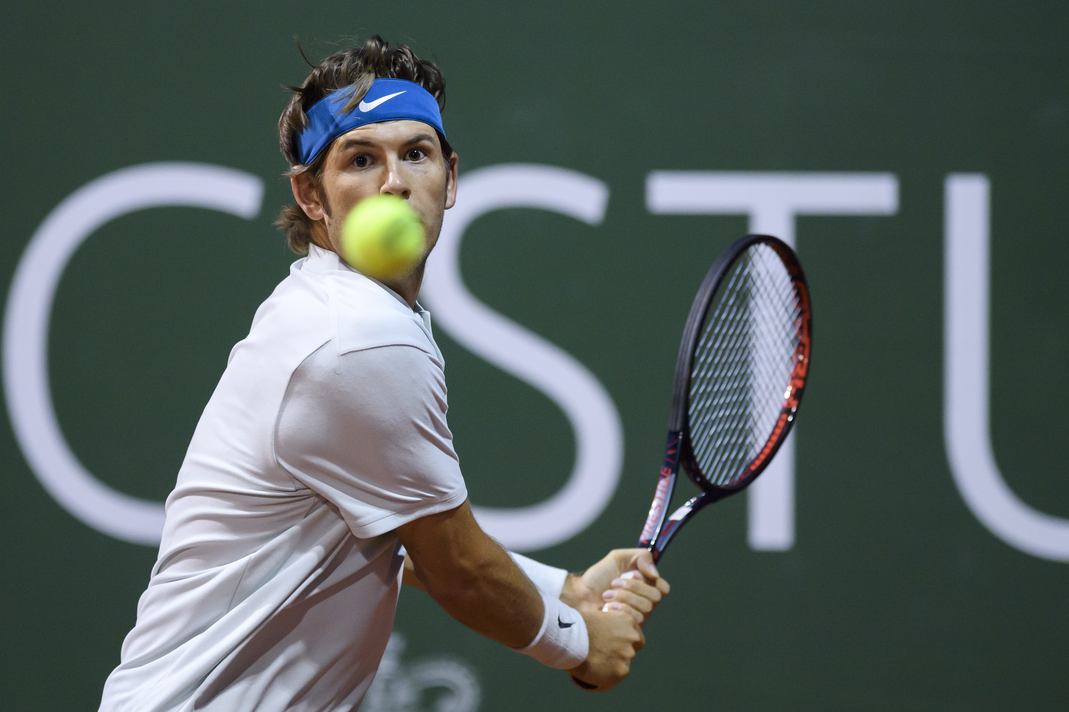 意大利网球队鏖战法国网球队，瓦林卡惊艳世界