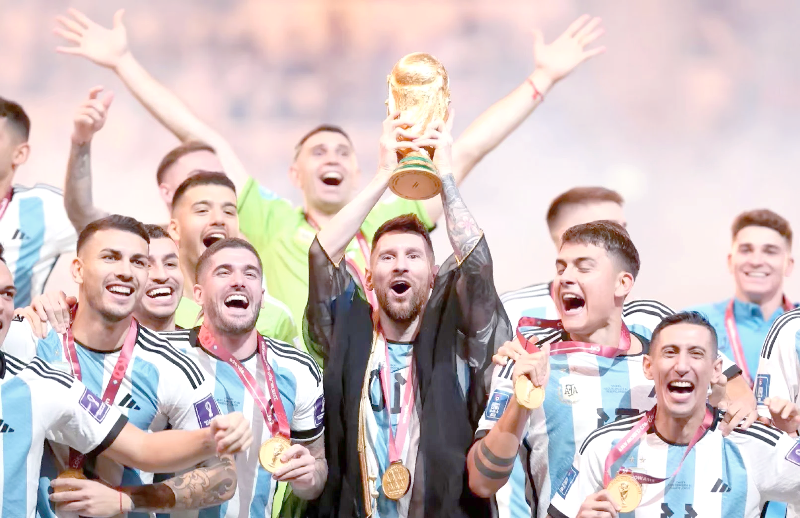 包含法国完胜塞维利亚，梅西绝境逆转的词条