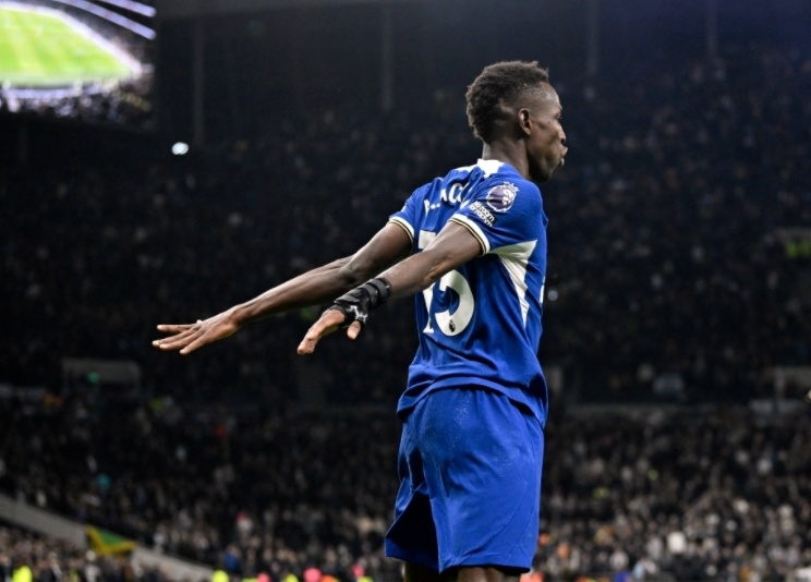 开云下载-切尔西防守稳固，球队表现稳步上升，迎接新挑战