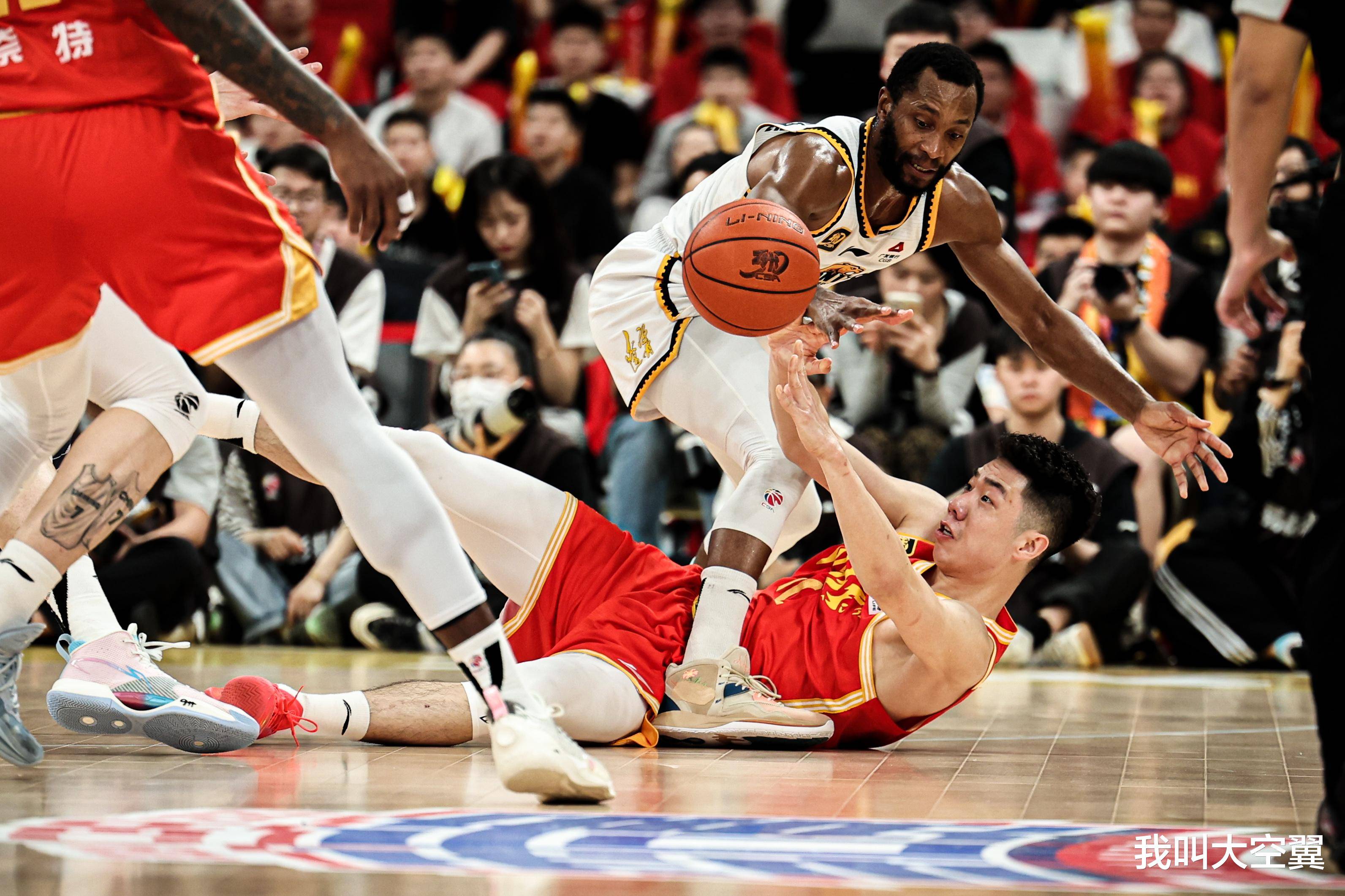 浙江男篮抢得胜势，击败对手