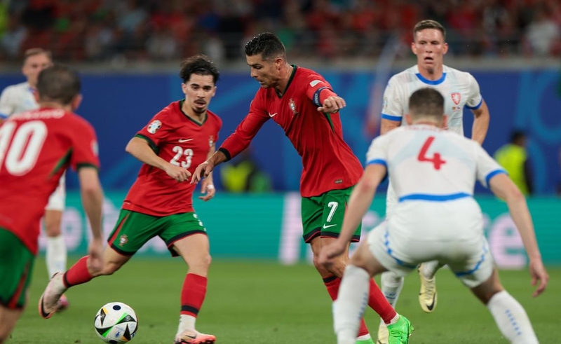 开云体育直播-包含葡萄牙力战斯洛文尼亚，全力争胜保榜的词条