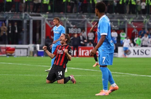 包含AC米兰击败对手，实现四连胜的词条