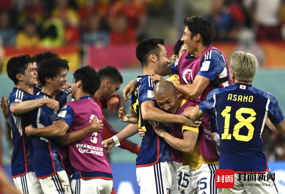 重庆队客场爆冷击败上海，引发热议