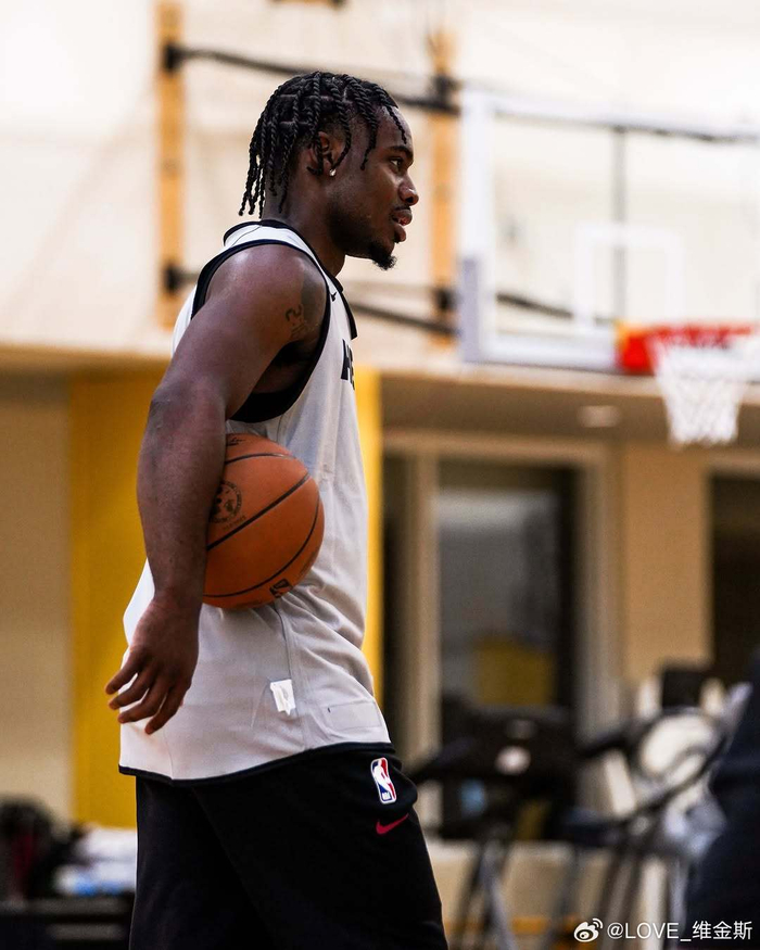 包含热火遭遇连败，季后赛梦想或许渺茫的词条