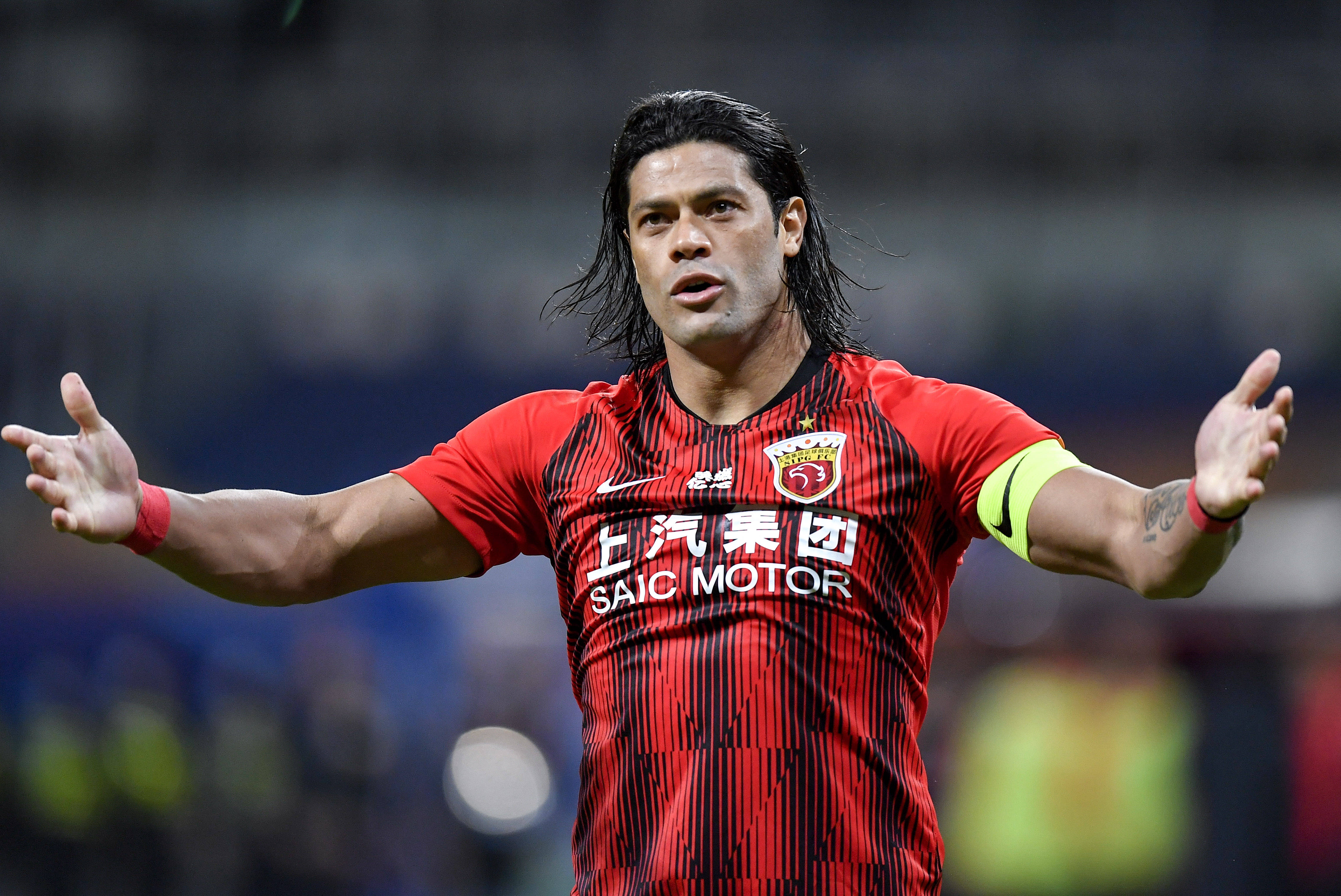 关于上海上港客场胜贵州恒丰智诚，继续稳居中游位置的信息