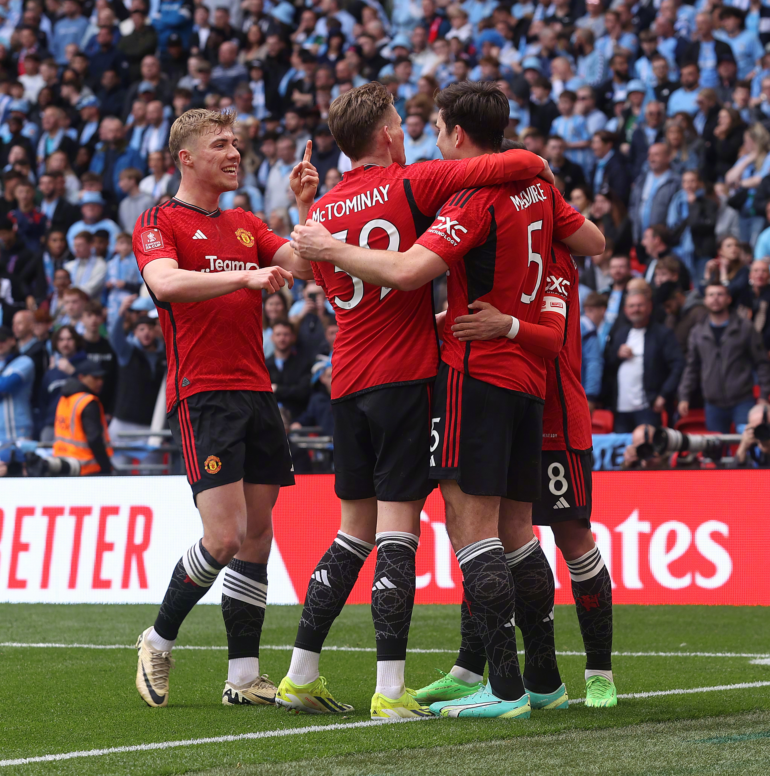 英格兰球队在全球比赛中取得胜利