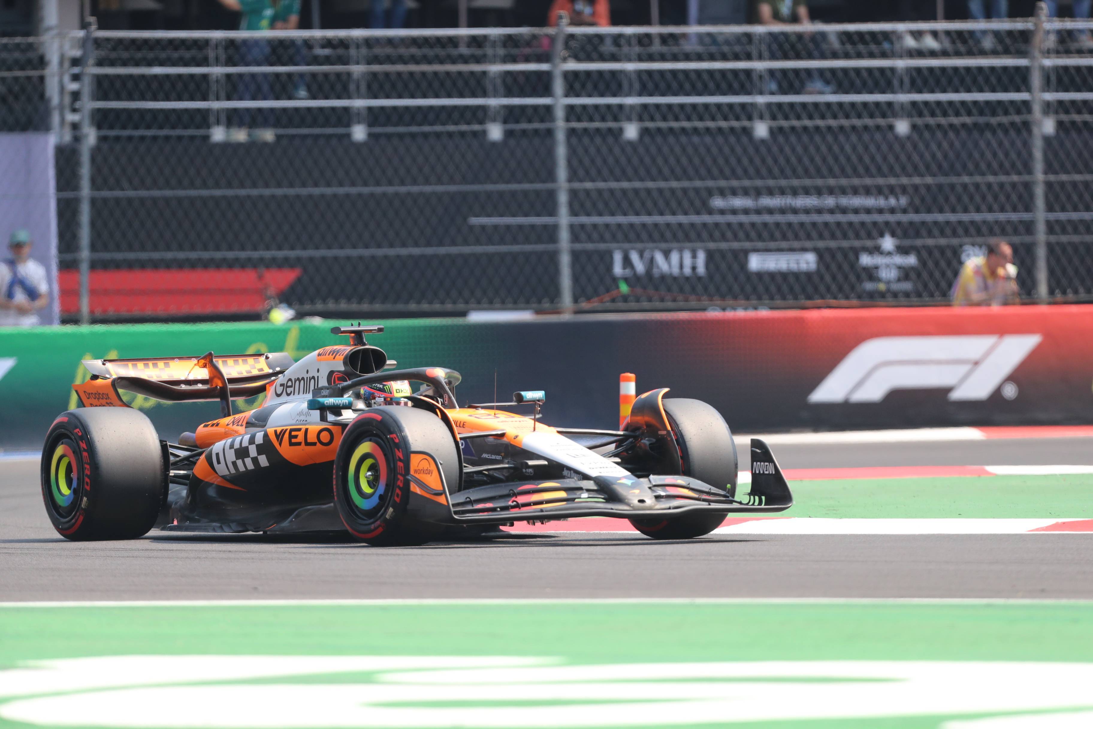 开云体育APP下载-哈斯车队碾压雷诺车队，皮亚斯特里带队取胜