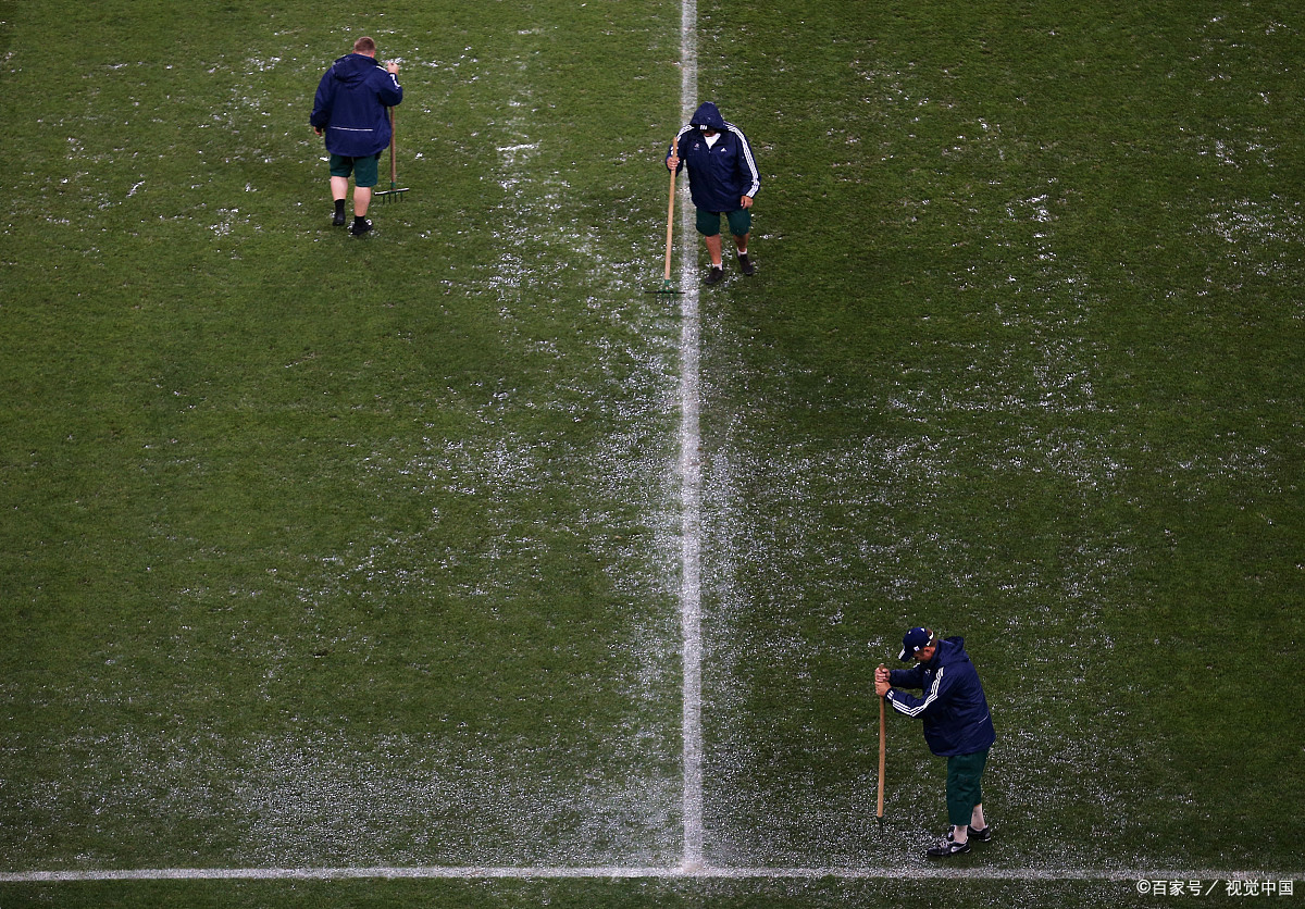 包含塞维利亚险胜巴西，库尔图瓦点燃赛场的词条