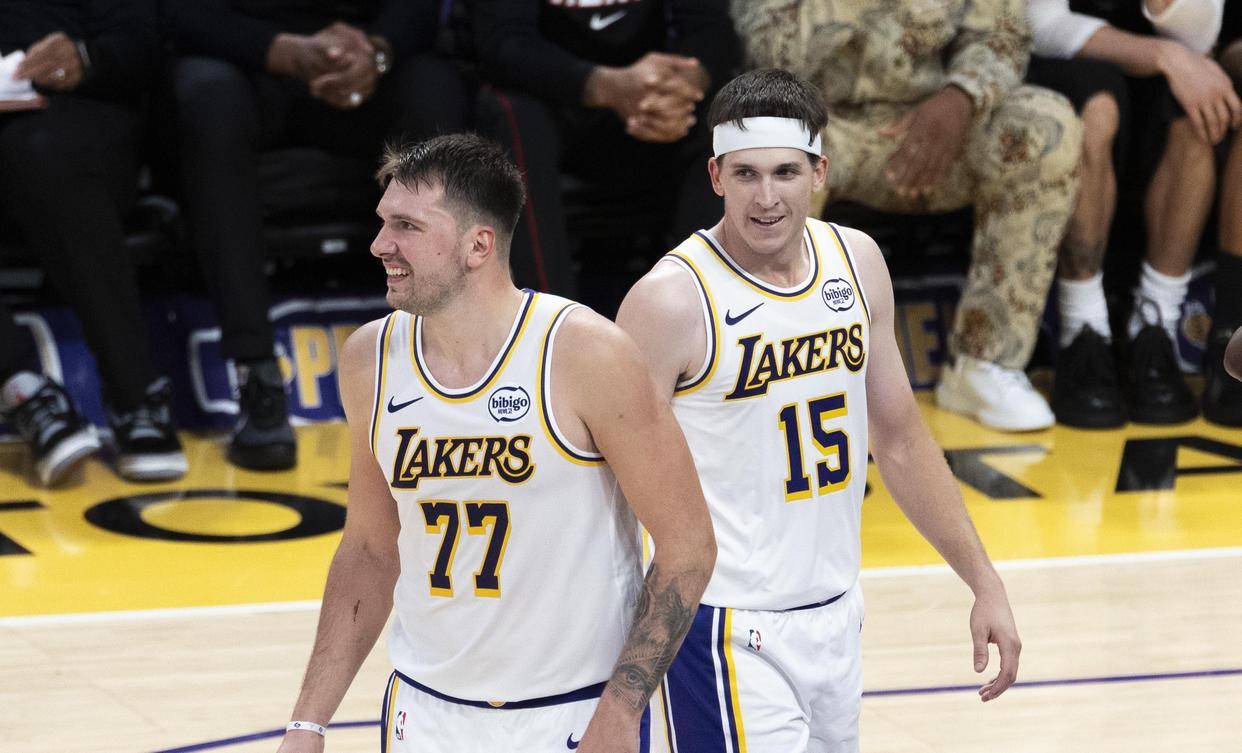 开云体育-深圳队横扫雷霆，东契奇统治全场