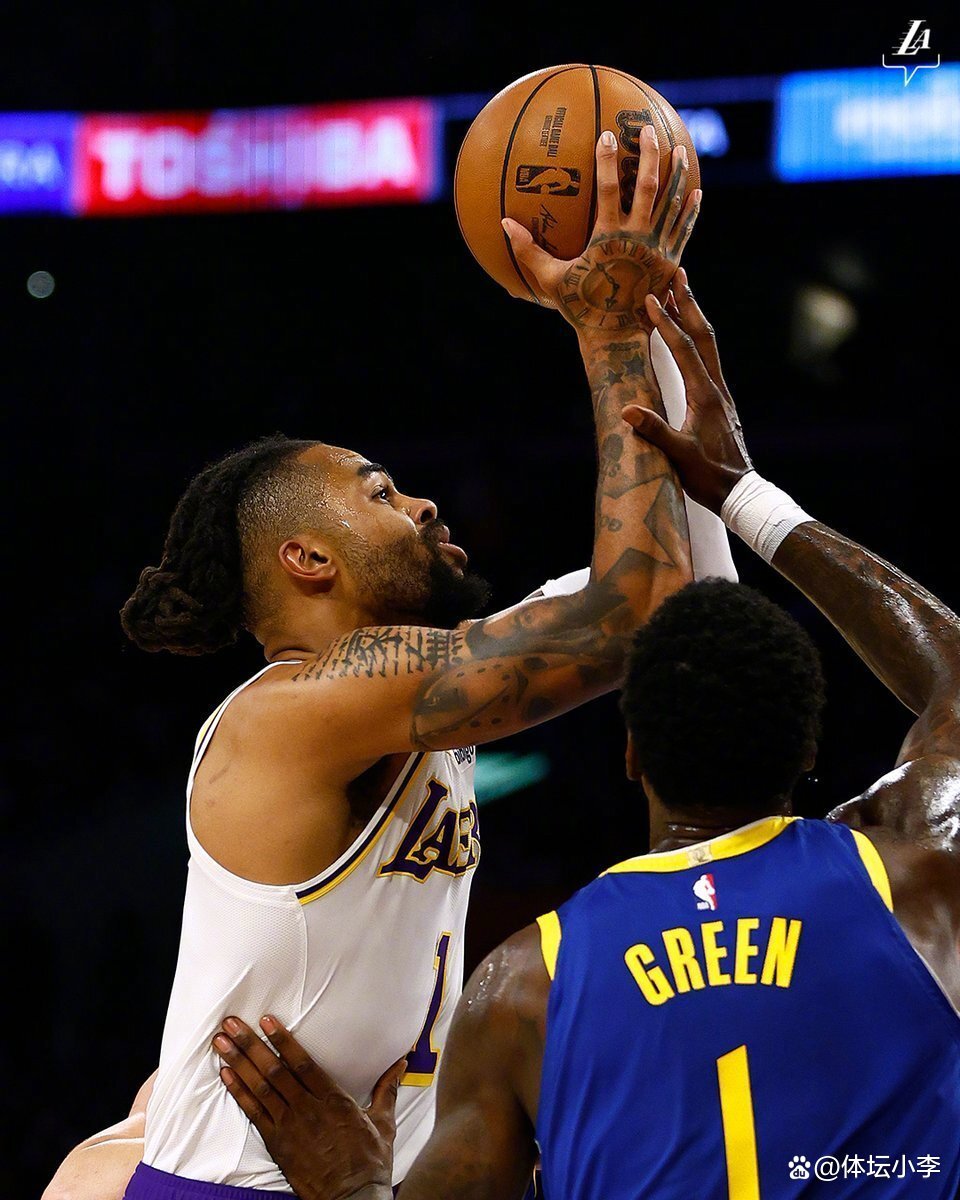 梅赛德斯横扫红牛二队,拉塞尔点燃赛场的简单介绍 梅赛德斯横扫红牛二队,拉塞尔点燃赛场的简单介绍