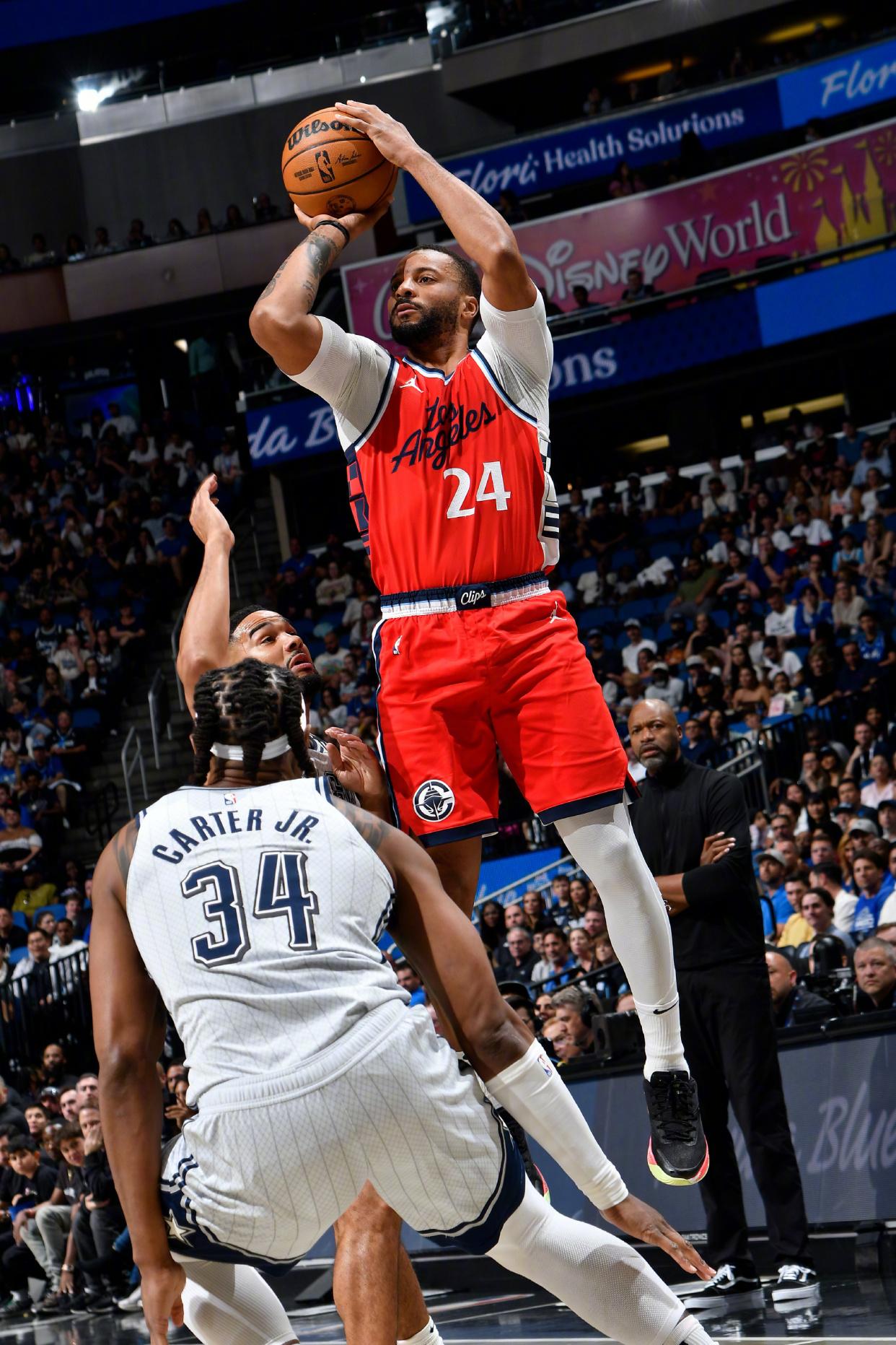 关于魔术横扫青岛队,哈登惊艳四座的信息 关于魔术横扫青岛队,哈登惊艳四座的信息