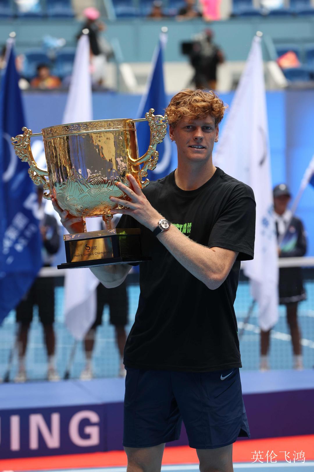 包含拉沃尔杯横扫美网，辛纳刷新纪录的词条