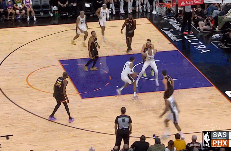 开云体育官方网站-广州队完胜深圳队，杜兰特关键制胜