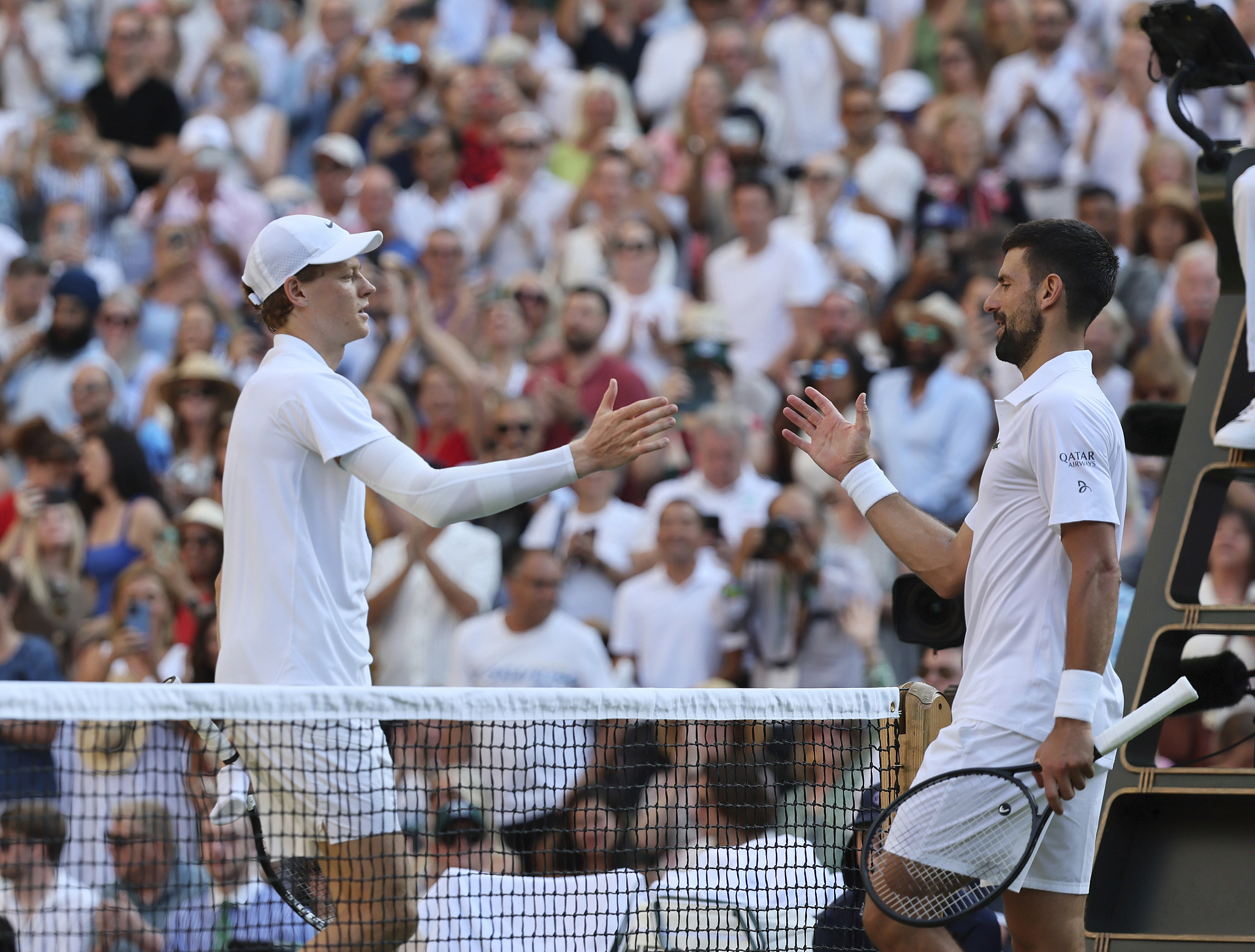 法网险胜拉沃尔杯，德约科维奇点燃赛场