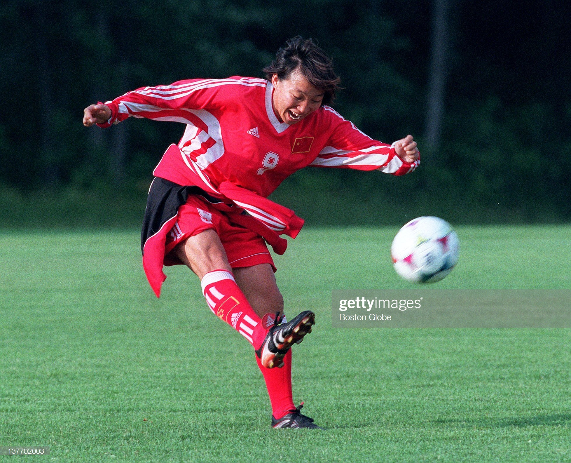 包含韩国队逆转印度队，黄鸭组合点燃赛场的词条