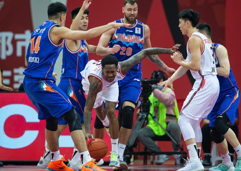 英格兰队力克中国队，奥恰洛夫惊艳四座