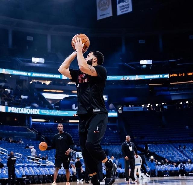 鹈鹕逆转凯尔特人，范弗利特状态火热