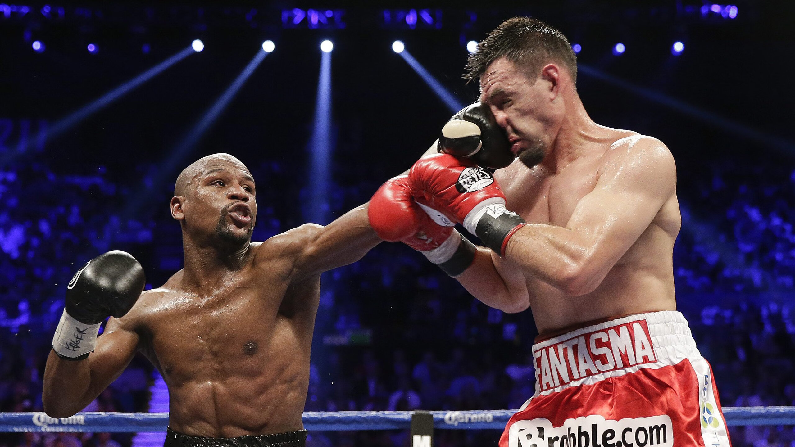 NBA季后赛之夜，凯恩刷新纪录，当篮球场上的凯恩点燃历史